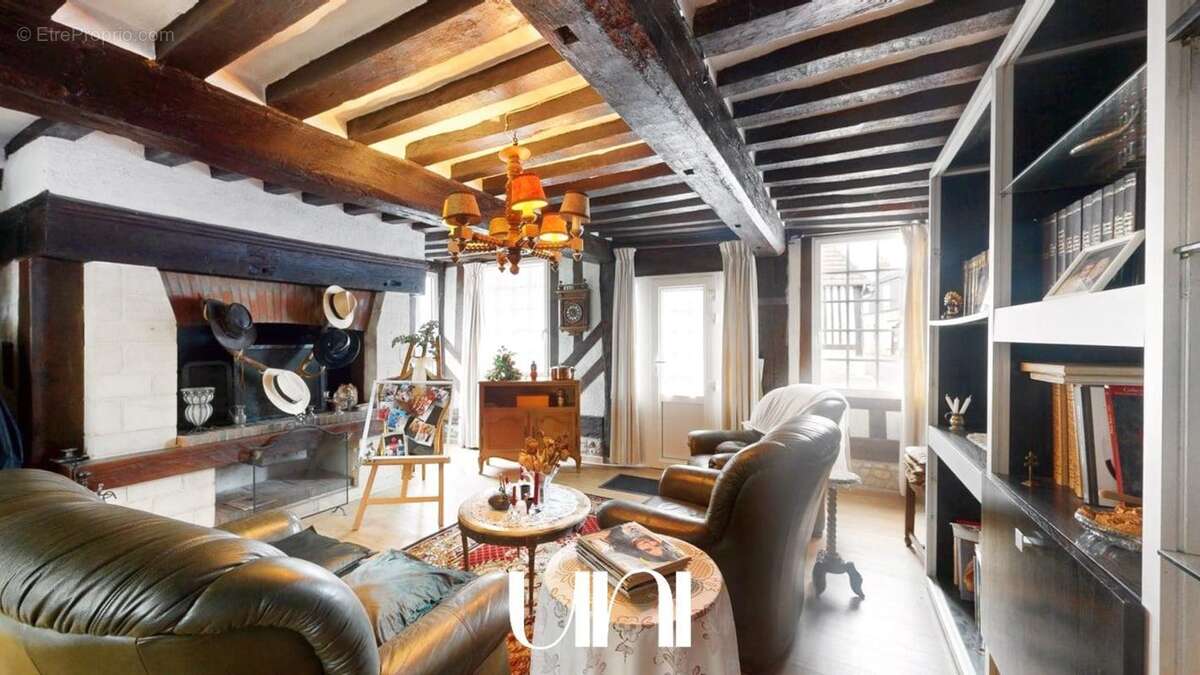 Maison à MEZIDON-CANON