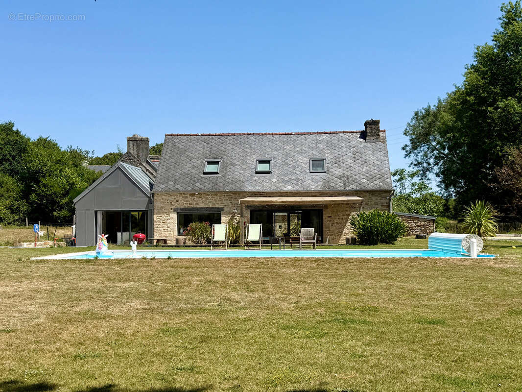 TREMEOC (29) – Corps de ferme rénové de 225 m² au sol avec piscine, studio indépendant, penty et jardin arboré - photo 22