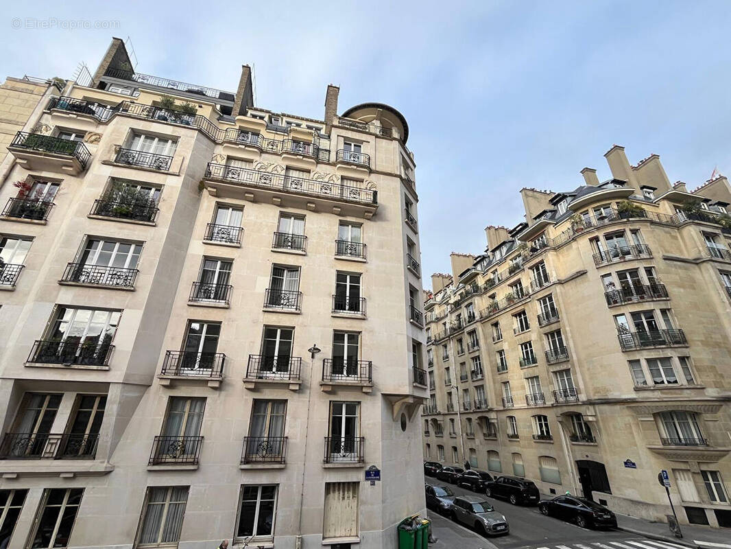 Appartement à PARIS-7E