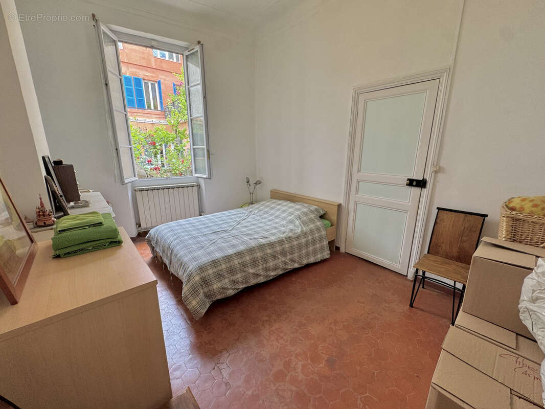 Appartement à MARSEILLE-1E