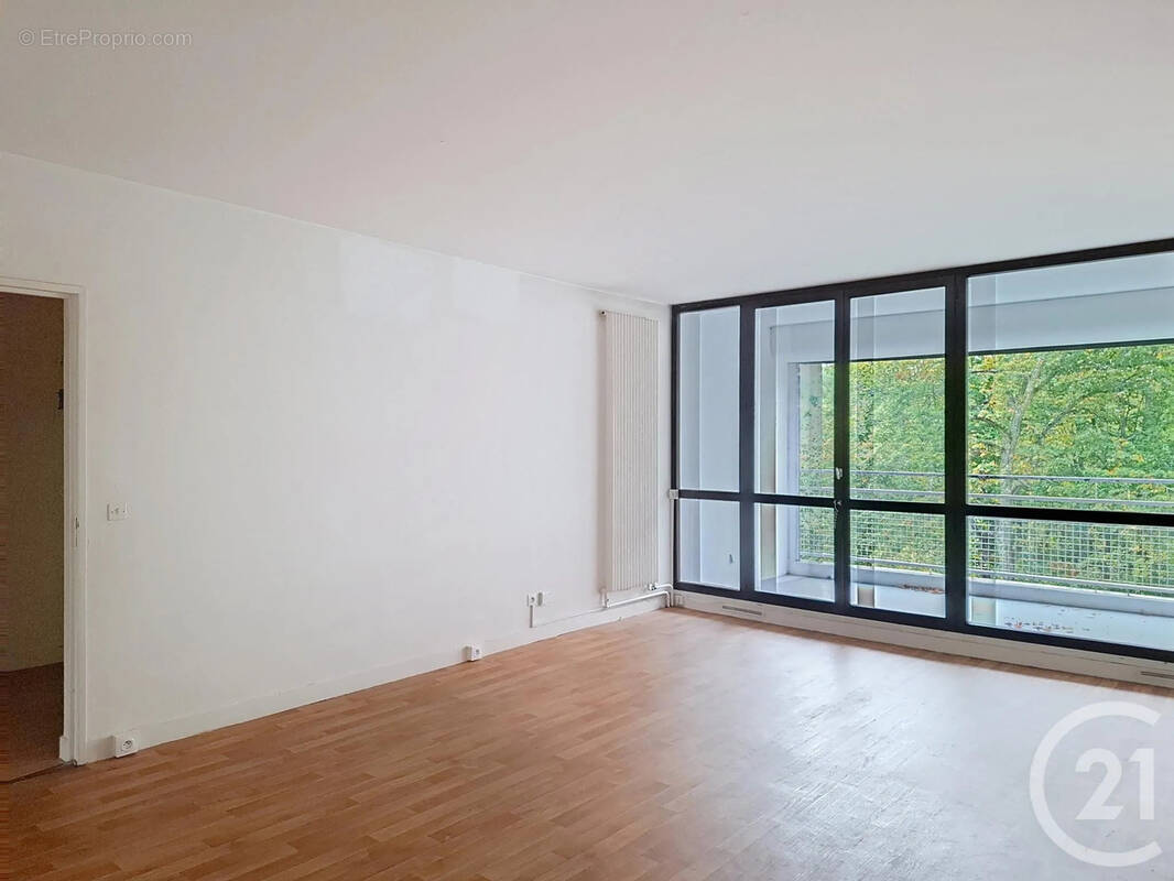 Appartement à VAUX-LE-PENIL