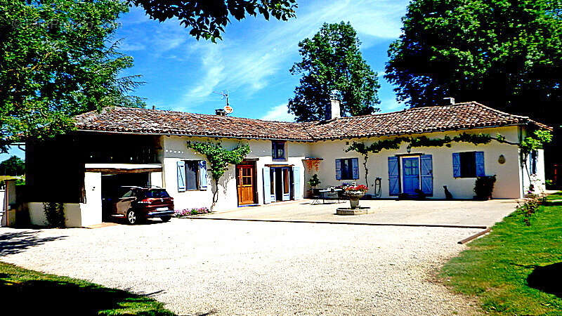 Maison à MONBARDON