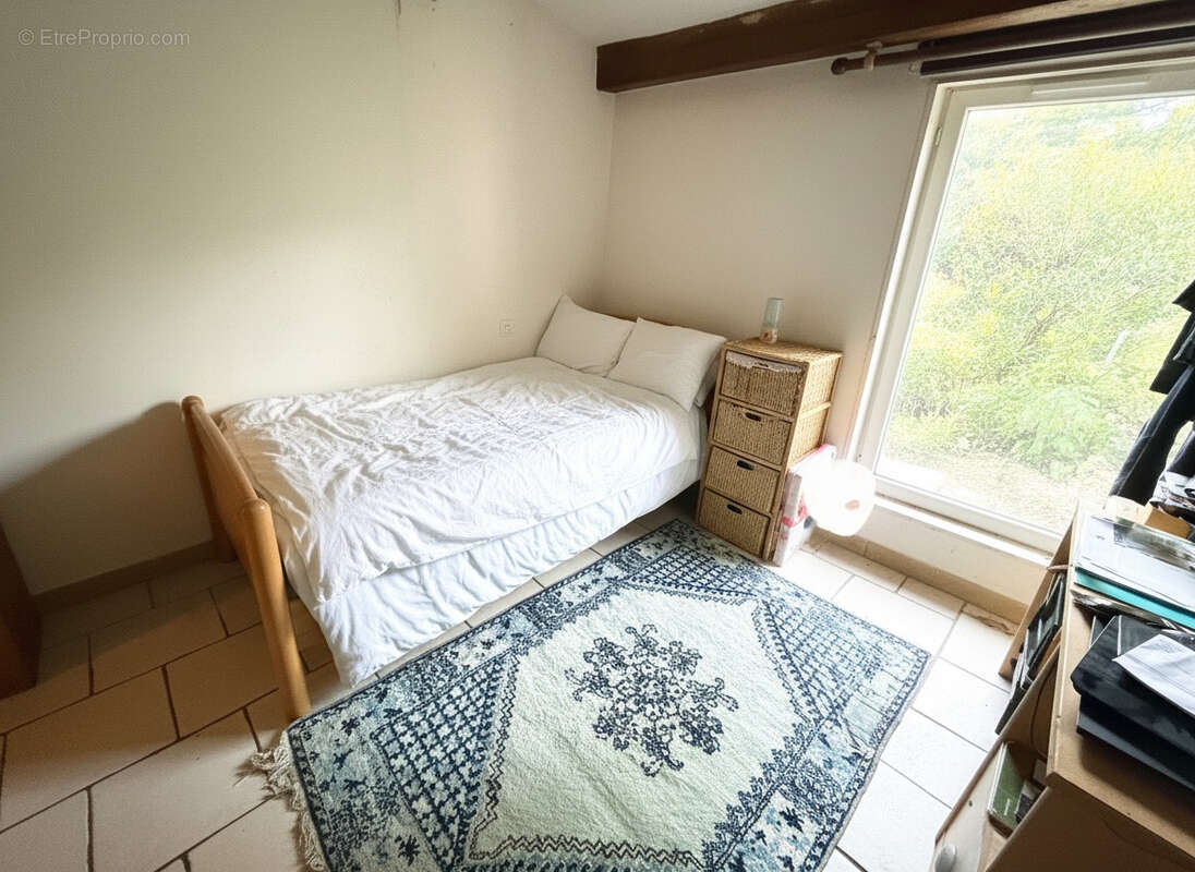 Maison ancienne avec potentiel   Terrain plat XXL et dépendances - photo 8