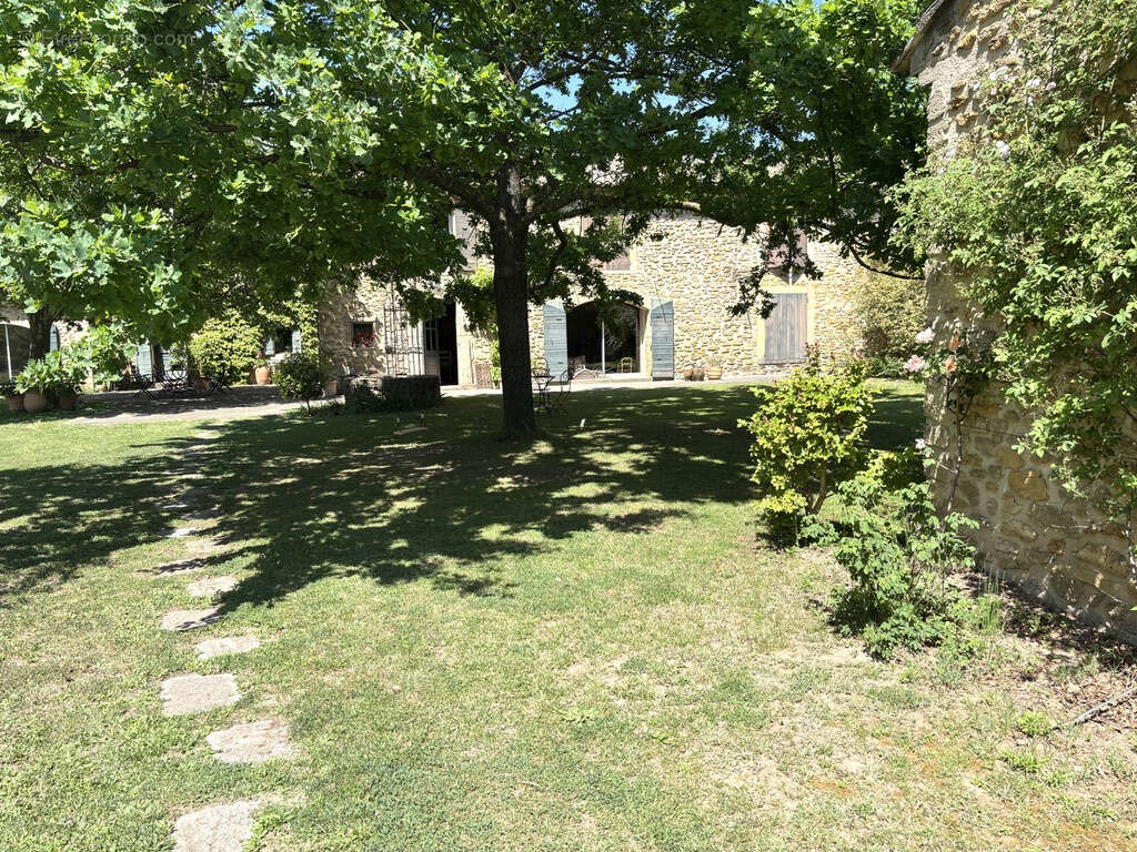 Maison à UCHAUX