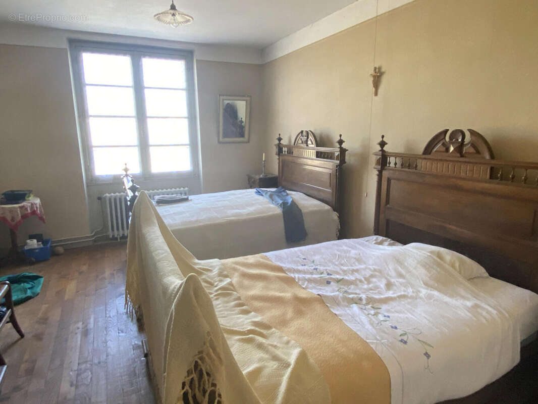 ch - Maison à CHALAIS