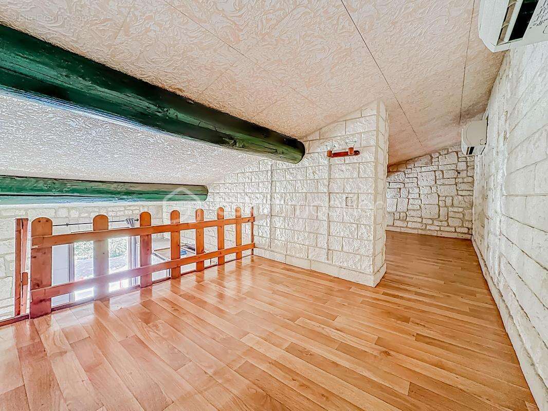 Maison à GALLARGUES-LE-MONTUEUX