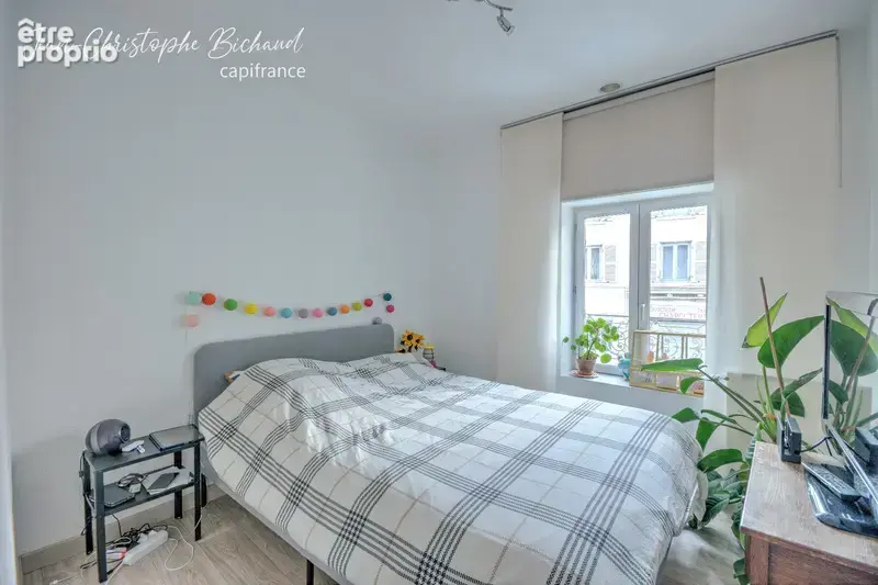 Maison de ville + local commercial loué - photo 9