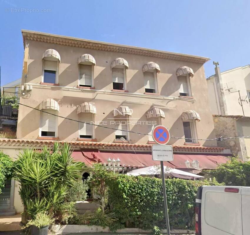 Appartement à SAINT-LAURENT-DU-VAR