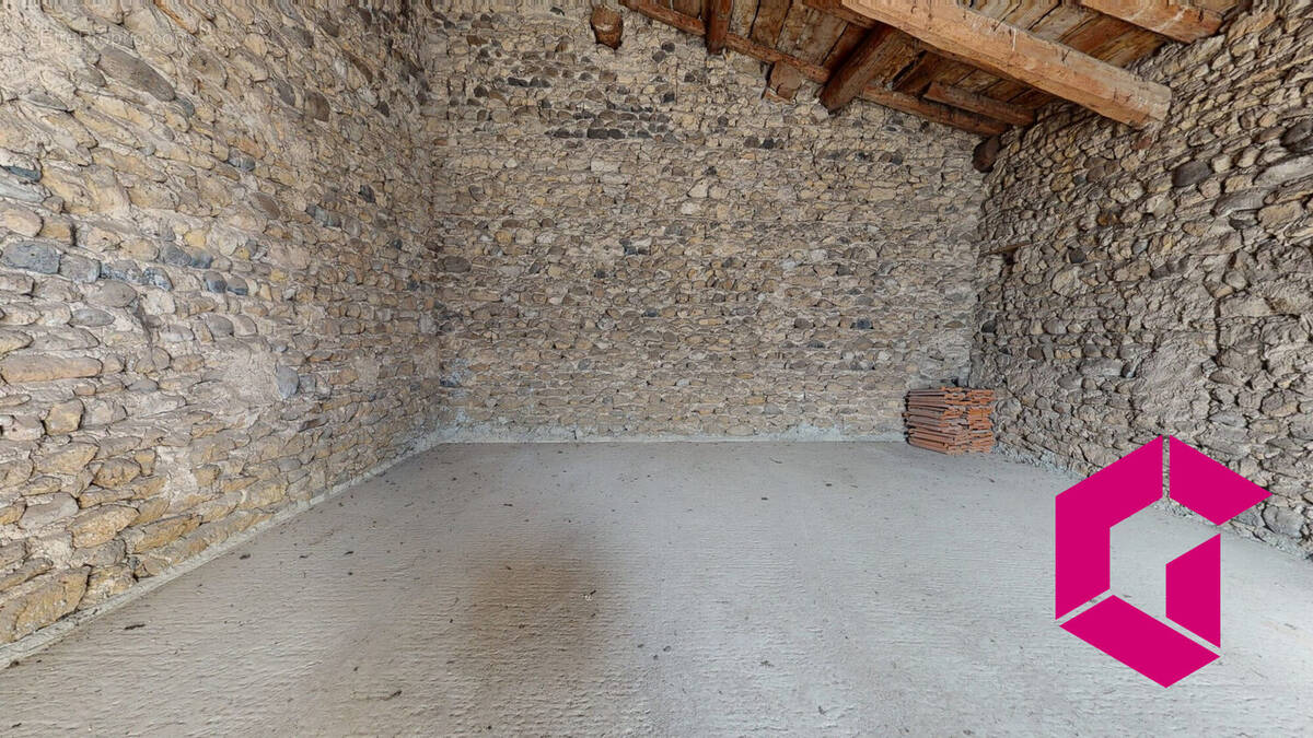 Appartement à SAINT-GERMAIN-LEMBRON