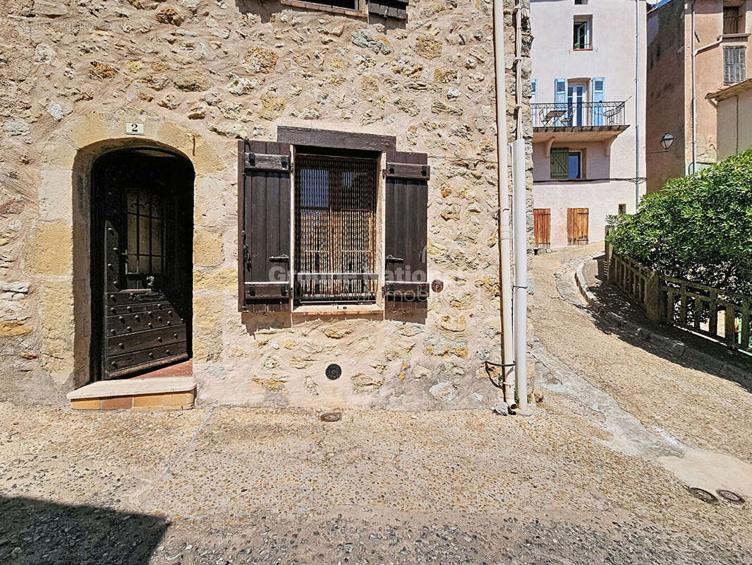 Charmante maison de village avec vue dégagée , Callian 3 chambres - photo 2