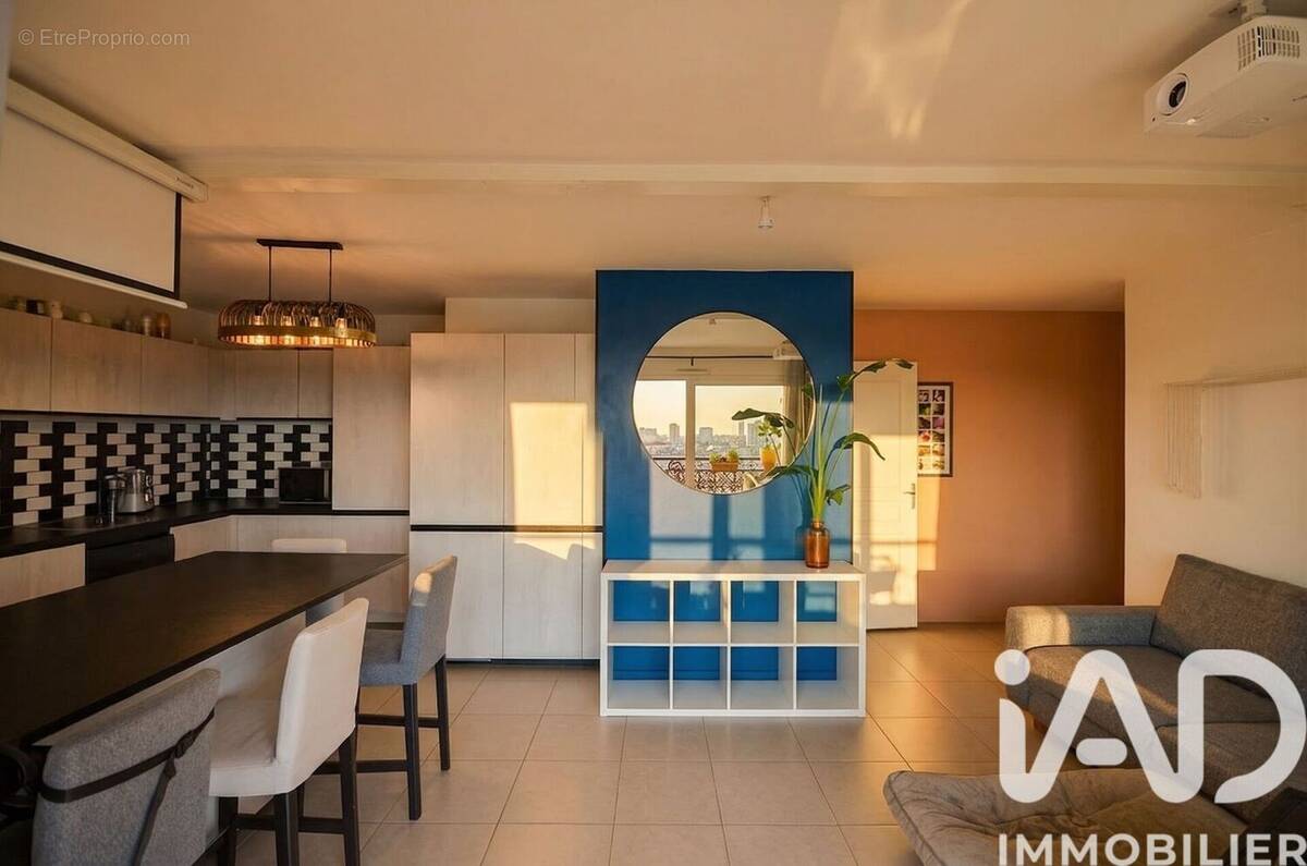 Photo 1 - Appartement à PERON