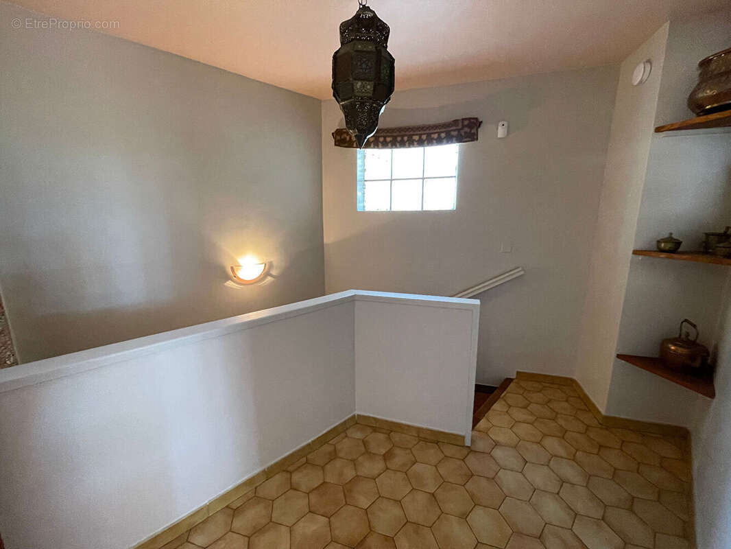 Maison à CHATEAUNEUF-LE-ROUGE