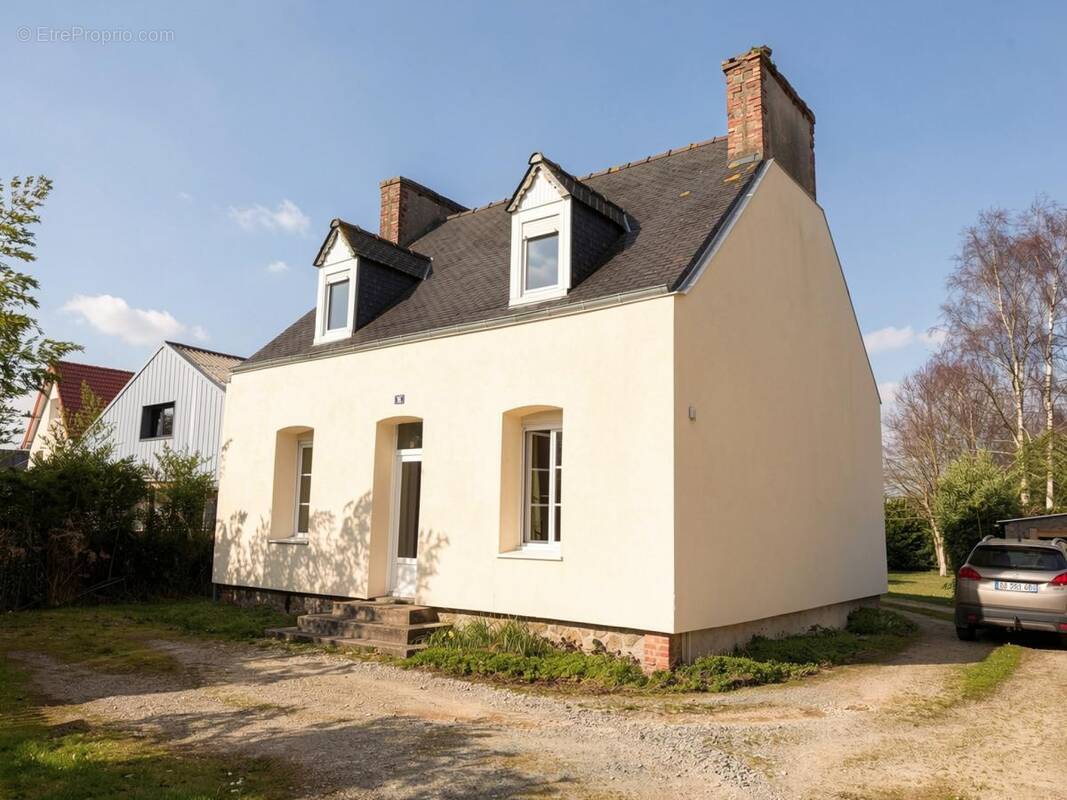 Maison à PLEYBER-CHRIST