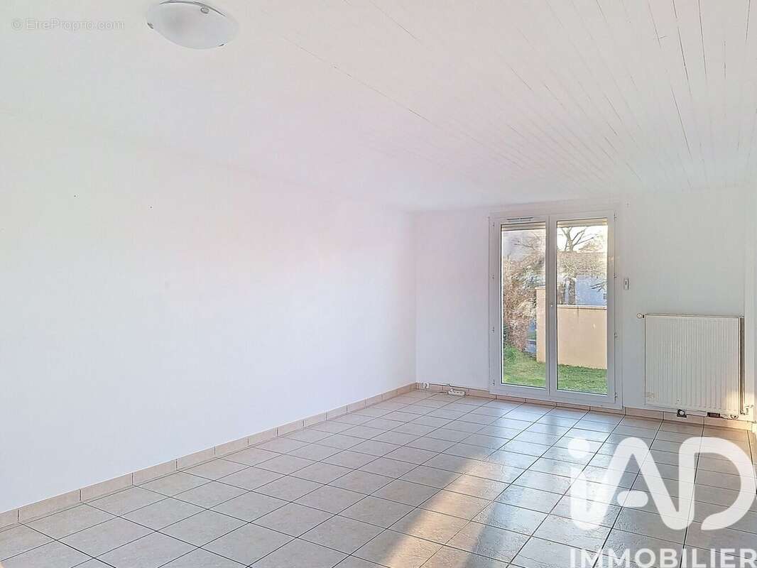 Photo 4 - Maison à LESIGNY