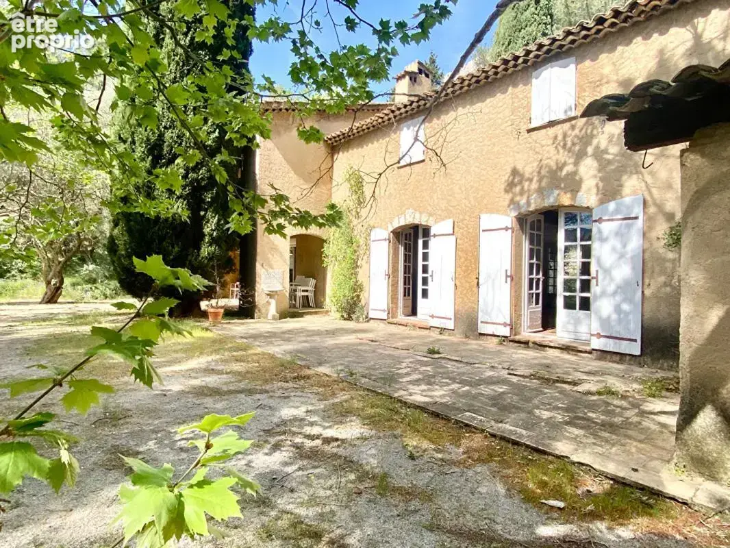 Maison Le Revest Les Eaux 10 pièce(s) 399 m2 - photo 3
