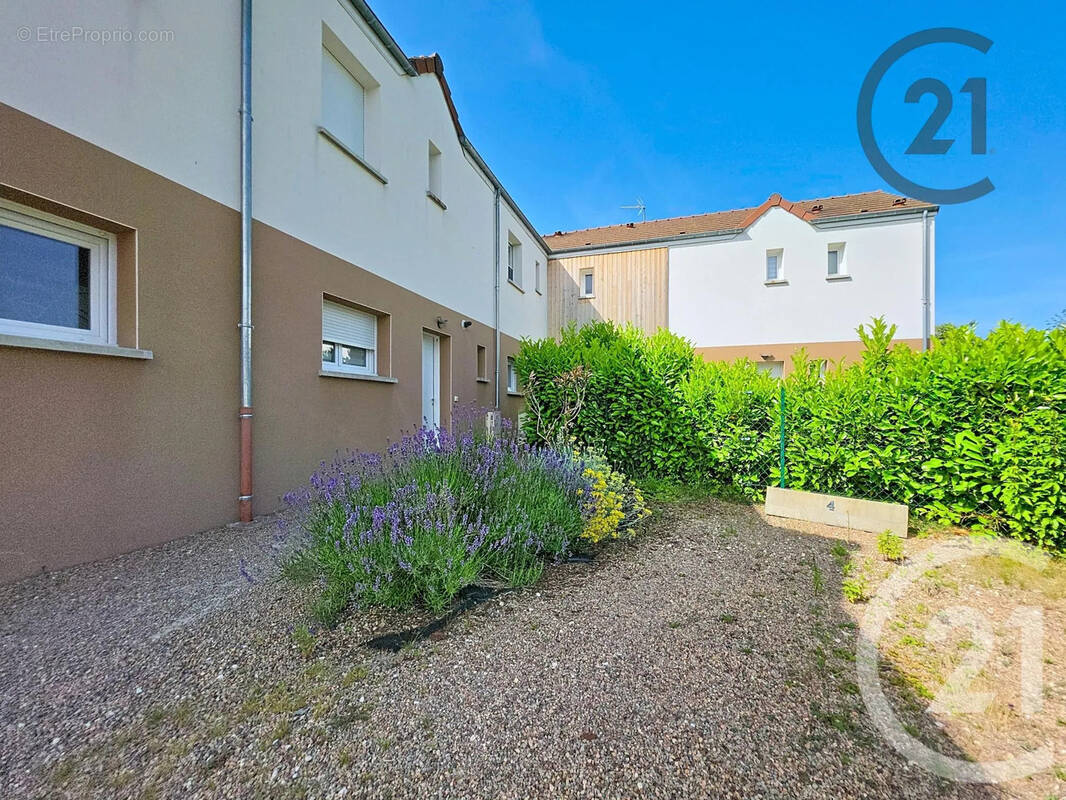Appartement à LA RIVIERE-DE-CORPS