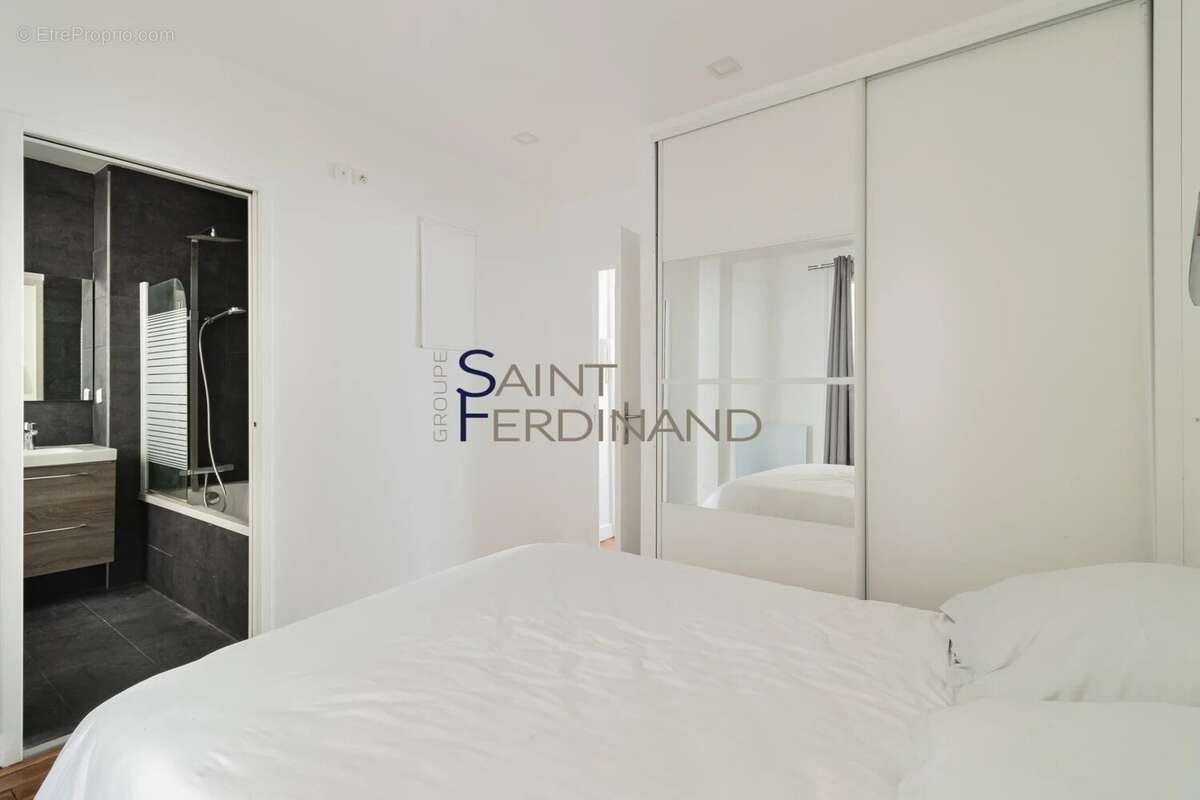 Appartement à NEUILLY-SUR-SEINE