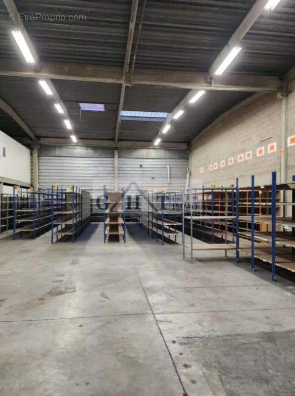 Commerce à TORCY
