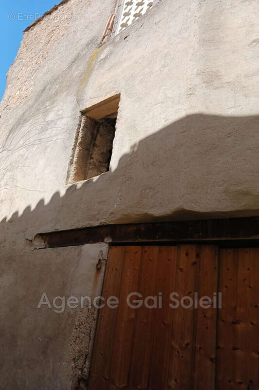 Maison à NISSAN-LEZ-ENSERUNE