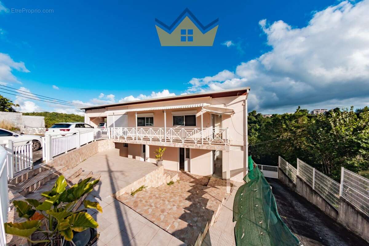 Maison à SCHOELCHER