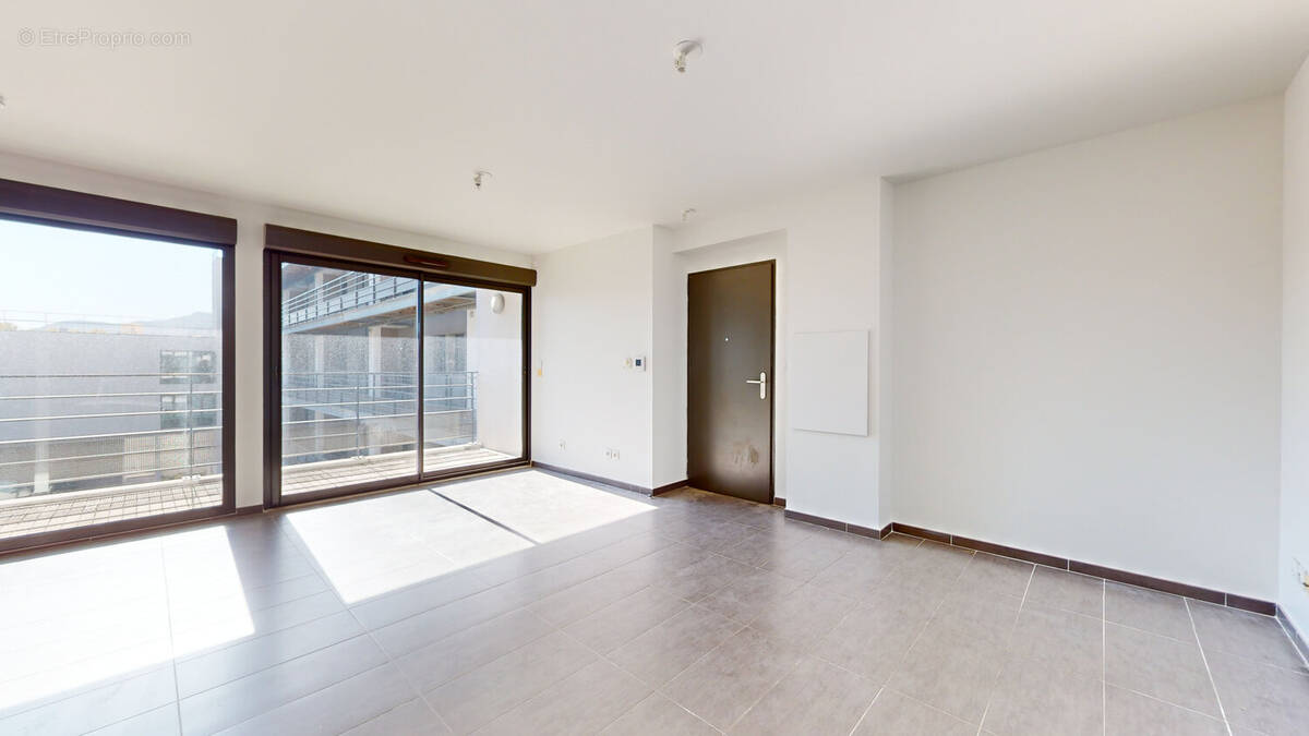 Appartement à MARSEILLE-8E