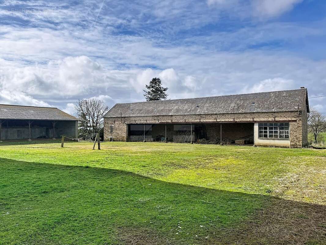 Maison à QUINS