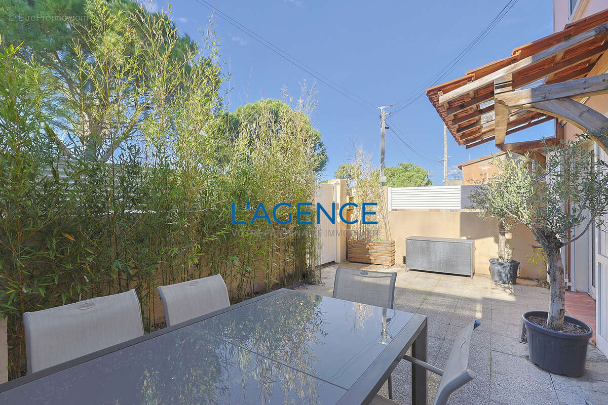 Appartement à HYERES