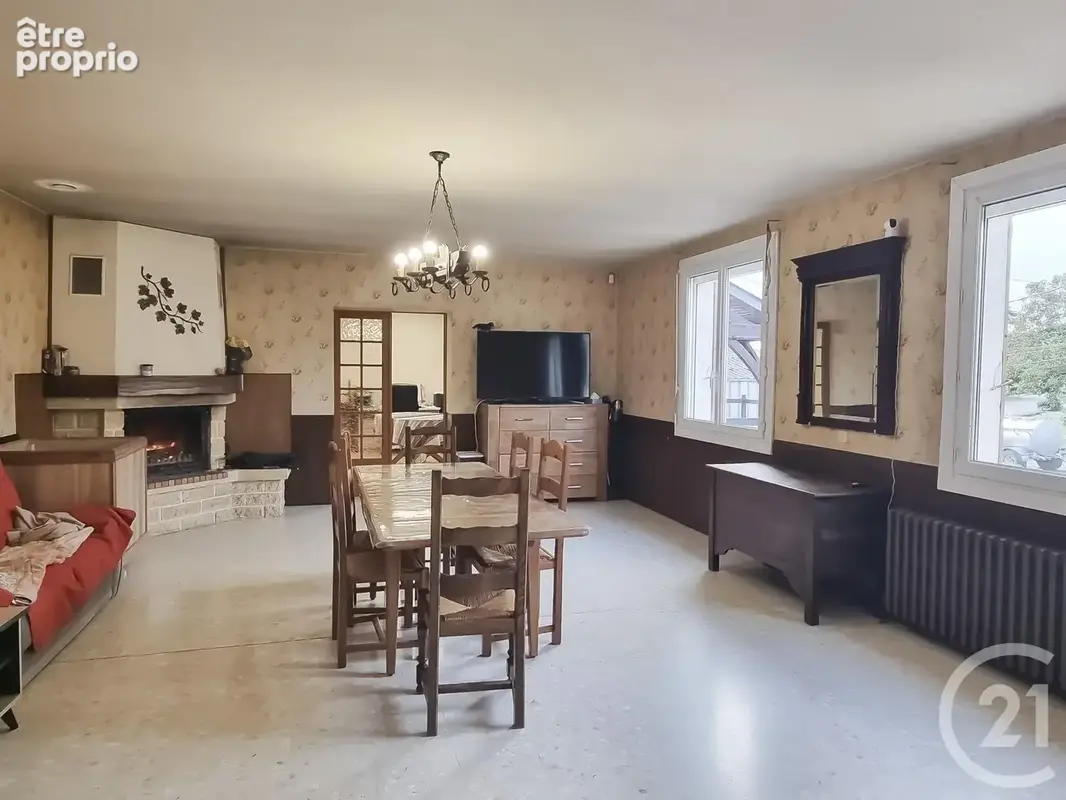 Maison 9 pièces 230 m² à vendre à Crezancy-En-Sancerre (18300) - photo 2