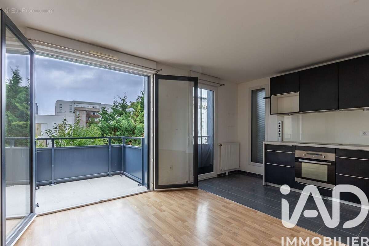 Photo 3 - Appartement à GENNEVILLIERS