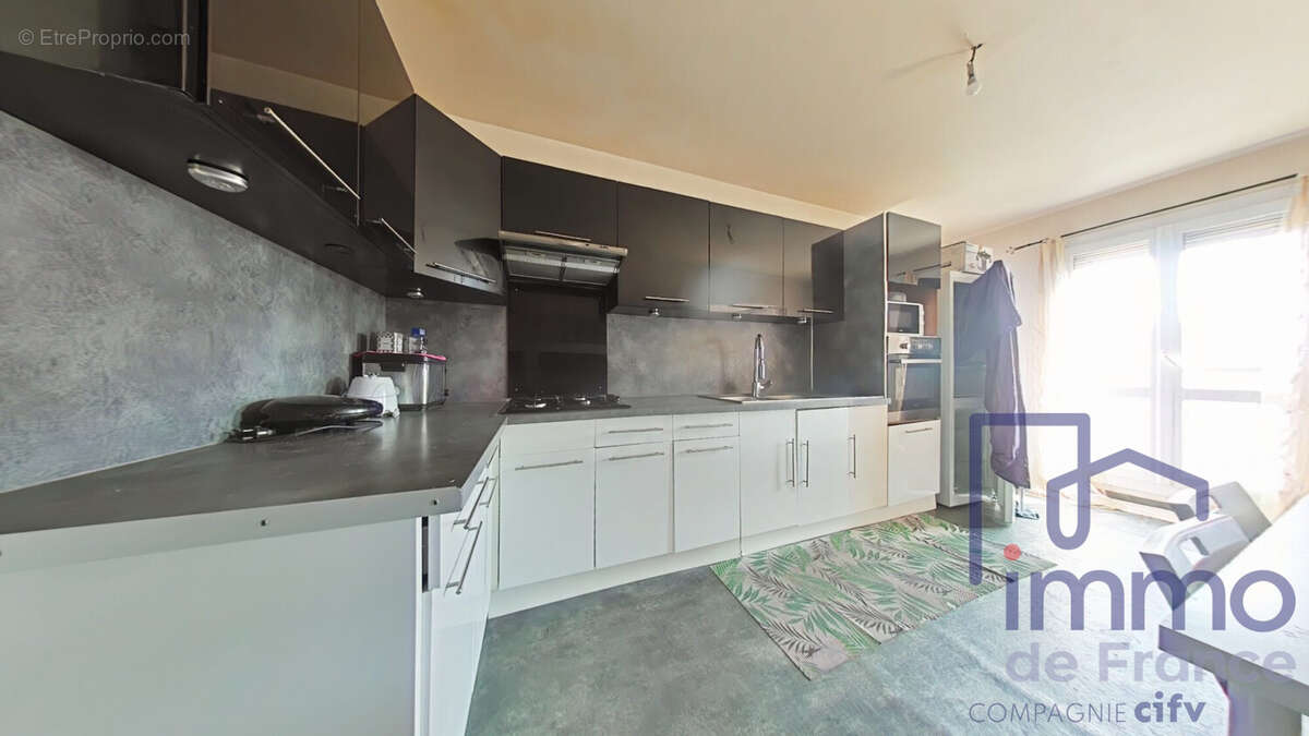 Appartement à SAINT-ETIENNE