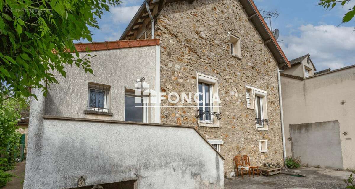Maison à VIRY-CHATILLON
