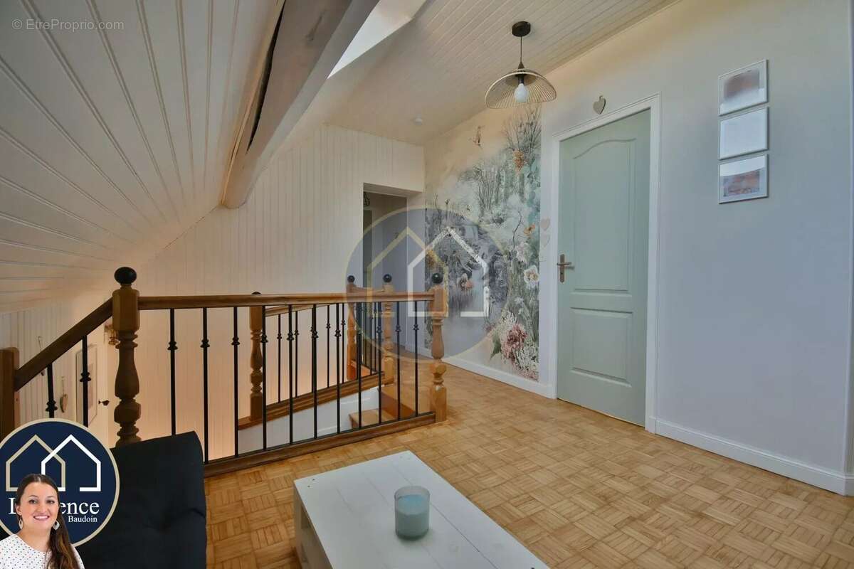 Maison à TREMBLAY-LES-VILLAGES