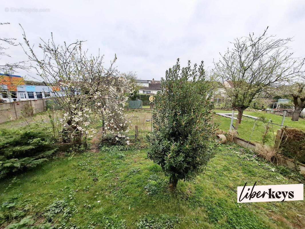 Maison à MAINVILLIERS