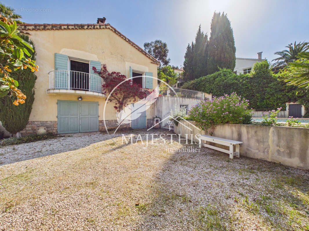 Maison à HYERES