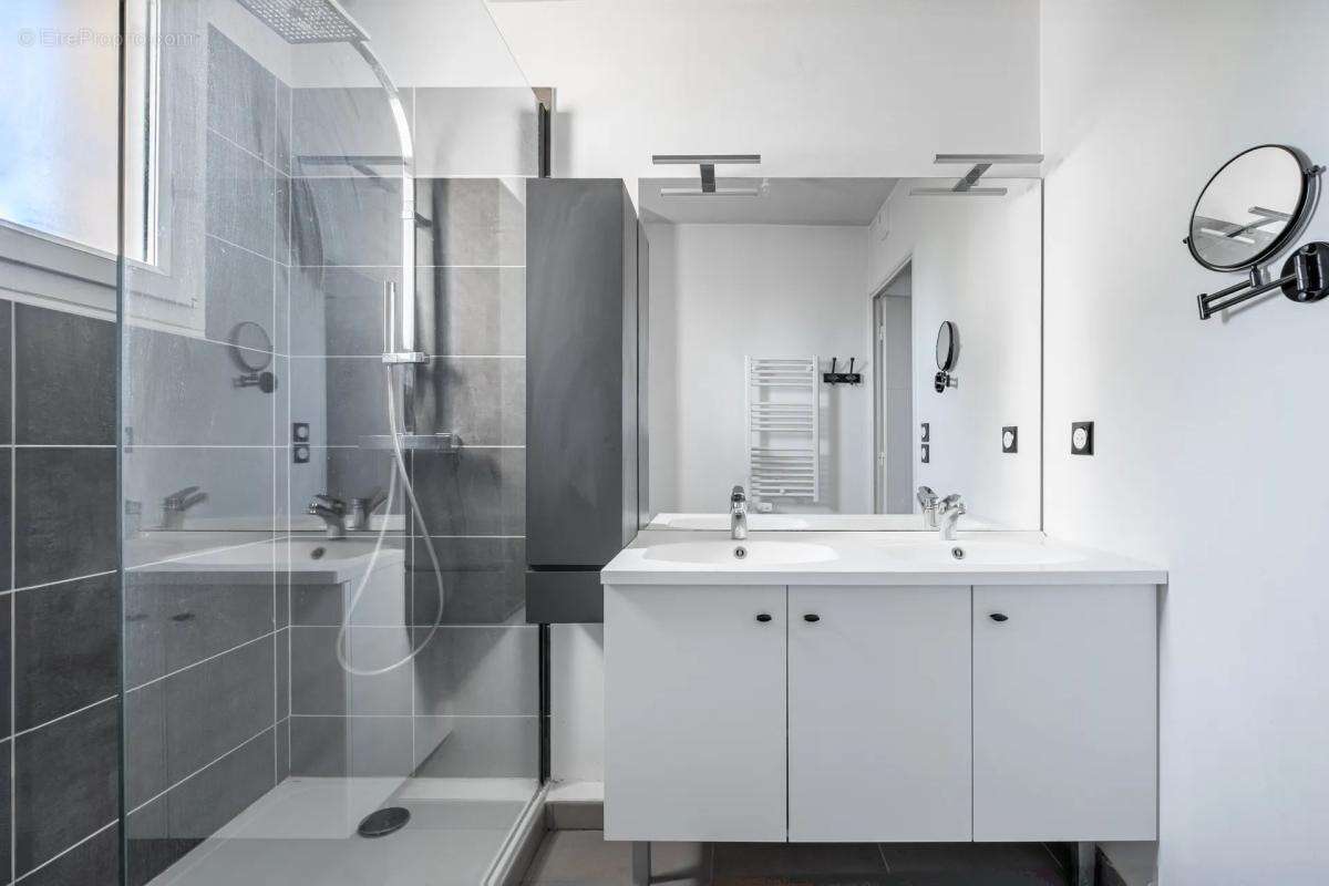Appartement à PUGET-SUR-ARGENS