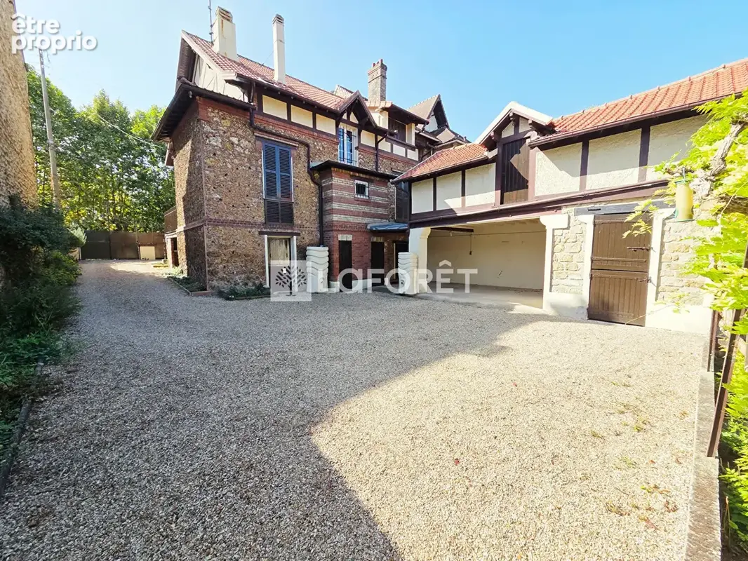 Maison de maître type meulière T6 - photo 2
