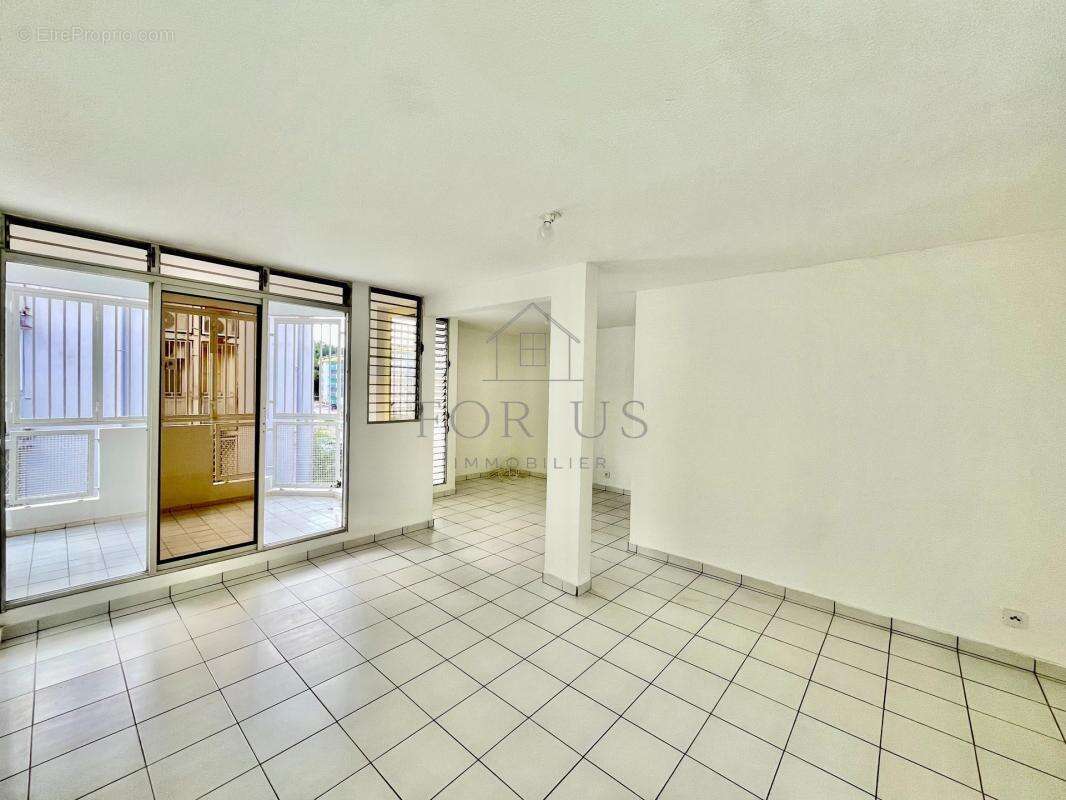 Appartement à LES ABYMES