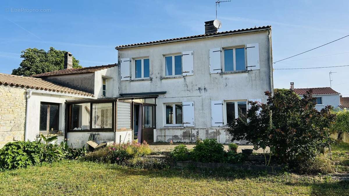 Maison à SAINT-MEDARD-D'AUNIS