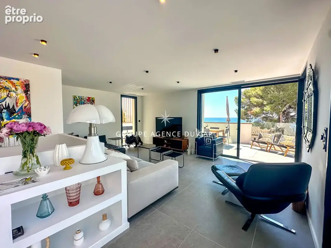 À vendre villa contemporaine de 350m² 8 pièces avec vue mer, à pied des plages et des commerces des issambres - photo 4