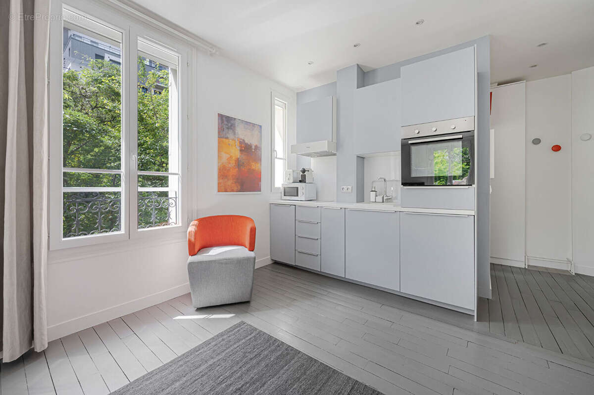 Appartement à PARIS-14E