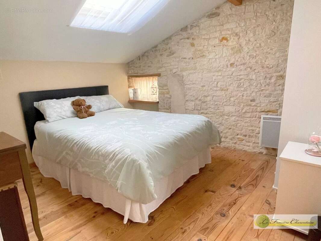 Maison à SAINT-FRAIGNE