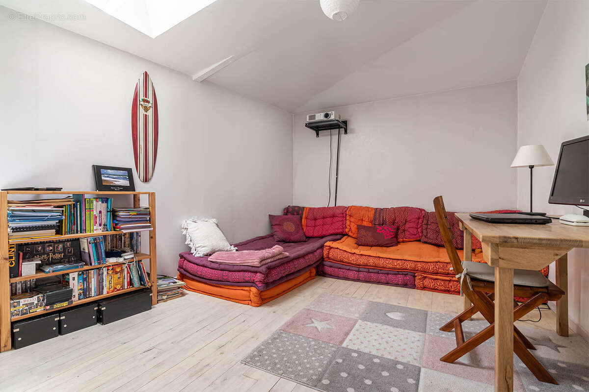 Maison de caractère familiale 6 chambres + bureau avec jardin à Neuville-sur-Saône - photo 13