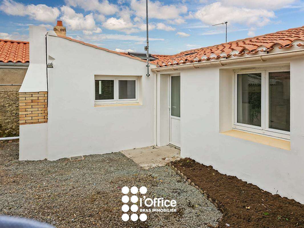 Les Sables d'Olonne, Maison T2 rénovée avec jardin! - photo 4