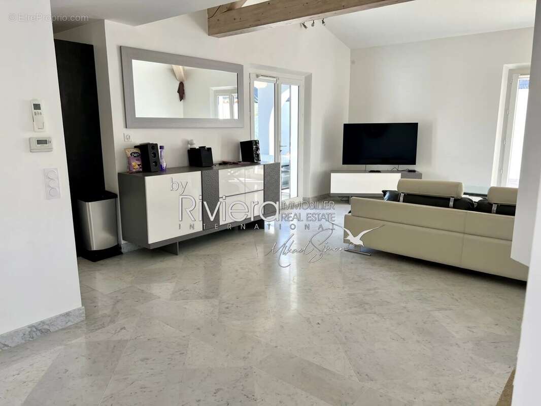 Maison à ROQUEBRUNE-SUR-ARGENS