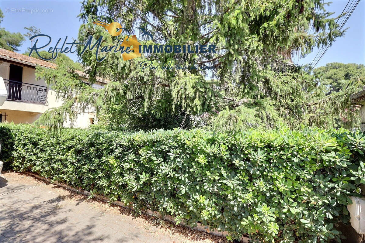 LA CIOTAT SAINT JEAN   RARE ! Maison 167 m2, terrain 1 078 m2 avec potentiel de division - photo 6