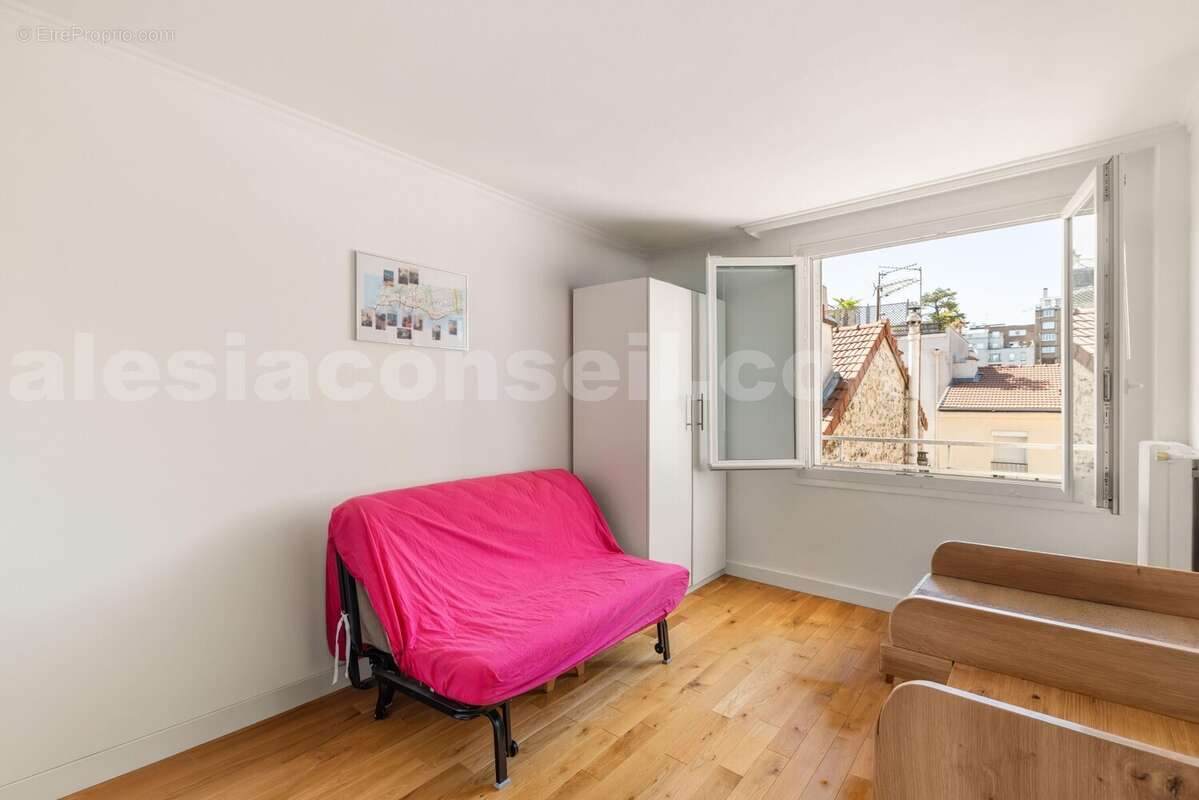 picture-2 - Appartement à PARIS-14E