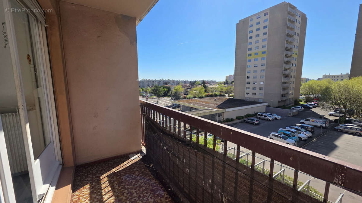 Appartement à BRON