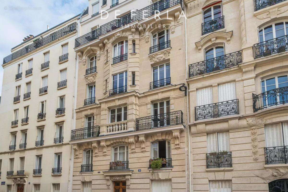 Appartement à PARIS-14E