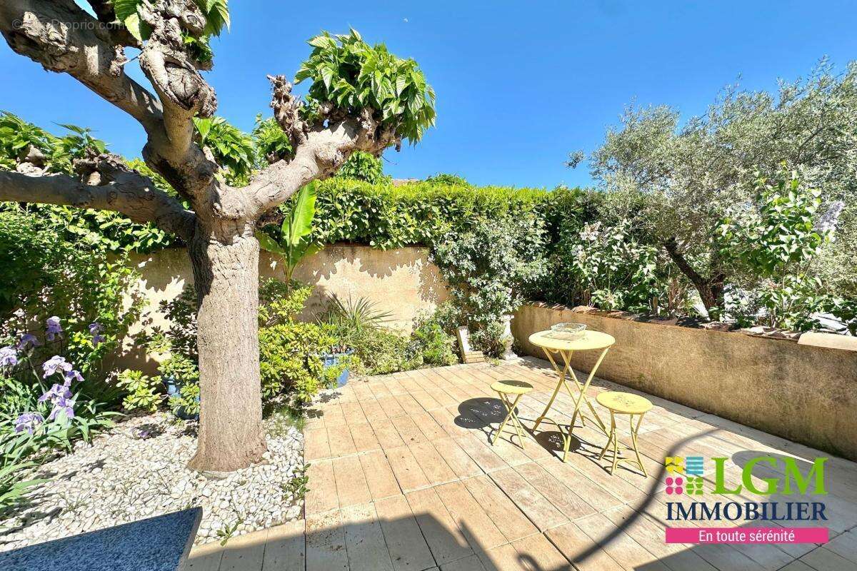 Maison à GARONS
