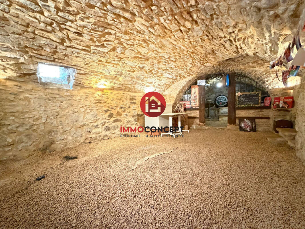Maison 130 m² à Laudun-L'ardoise  - photo 4